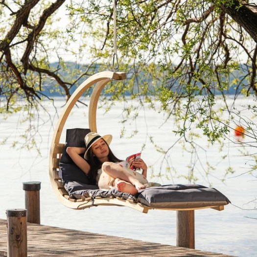 Swing long Chair: hangende dekstoel
