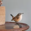 Image du modèle d'oiseau Troglodyte mignon en bois sculpté