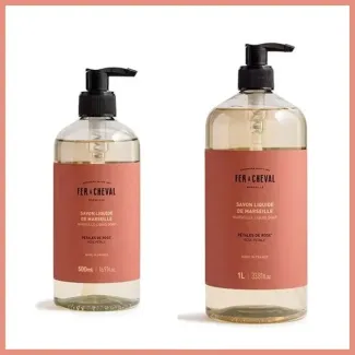 Image représentant deux bouteilles de savons liquide parfum Pétales de Rose